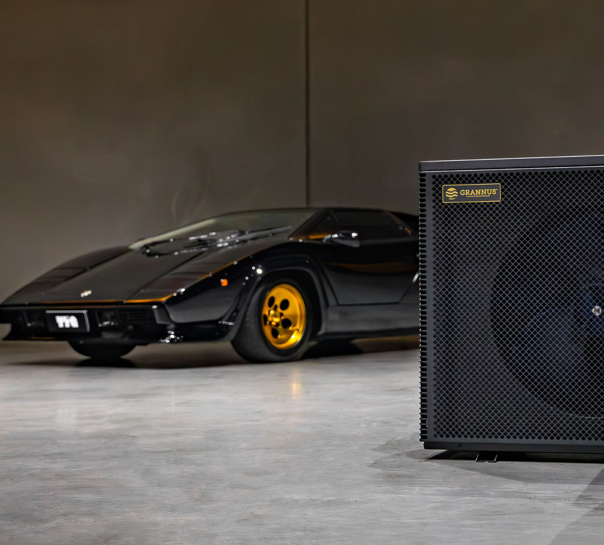 Apollo iGX pool heat pump showing cloese-up details of the ventilation. 