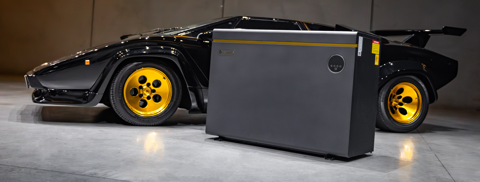 Solara iSX pool heat pump showcasing its premium look and build.